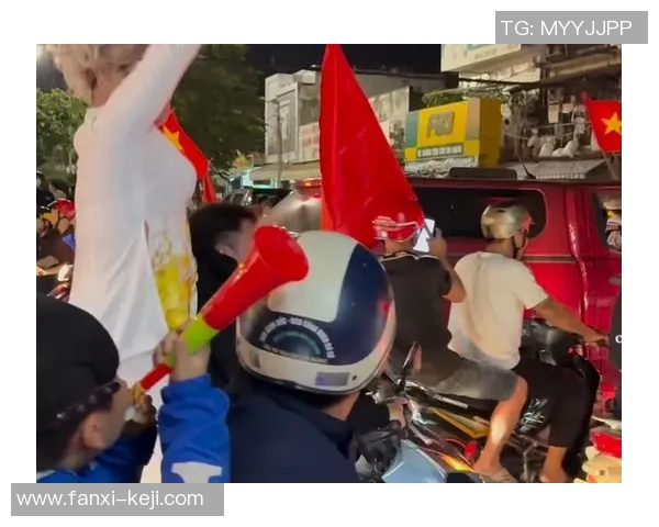 球迷为庆祝胜利免费发奶茶,街头排长龙 球迷为庆祝胜利免费发奶茶,街头排长龙